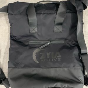 Zyia summit bag